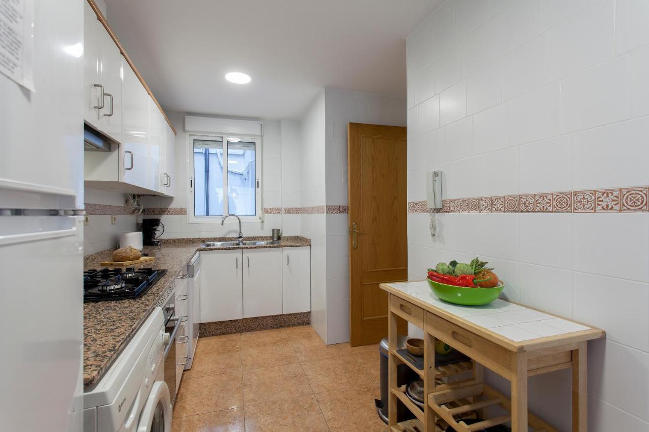 Apartment Near The Marina, Valencia Buitenkant foto