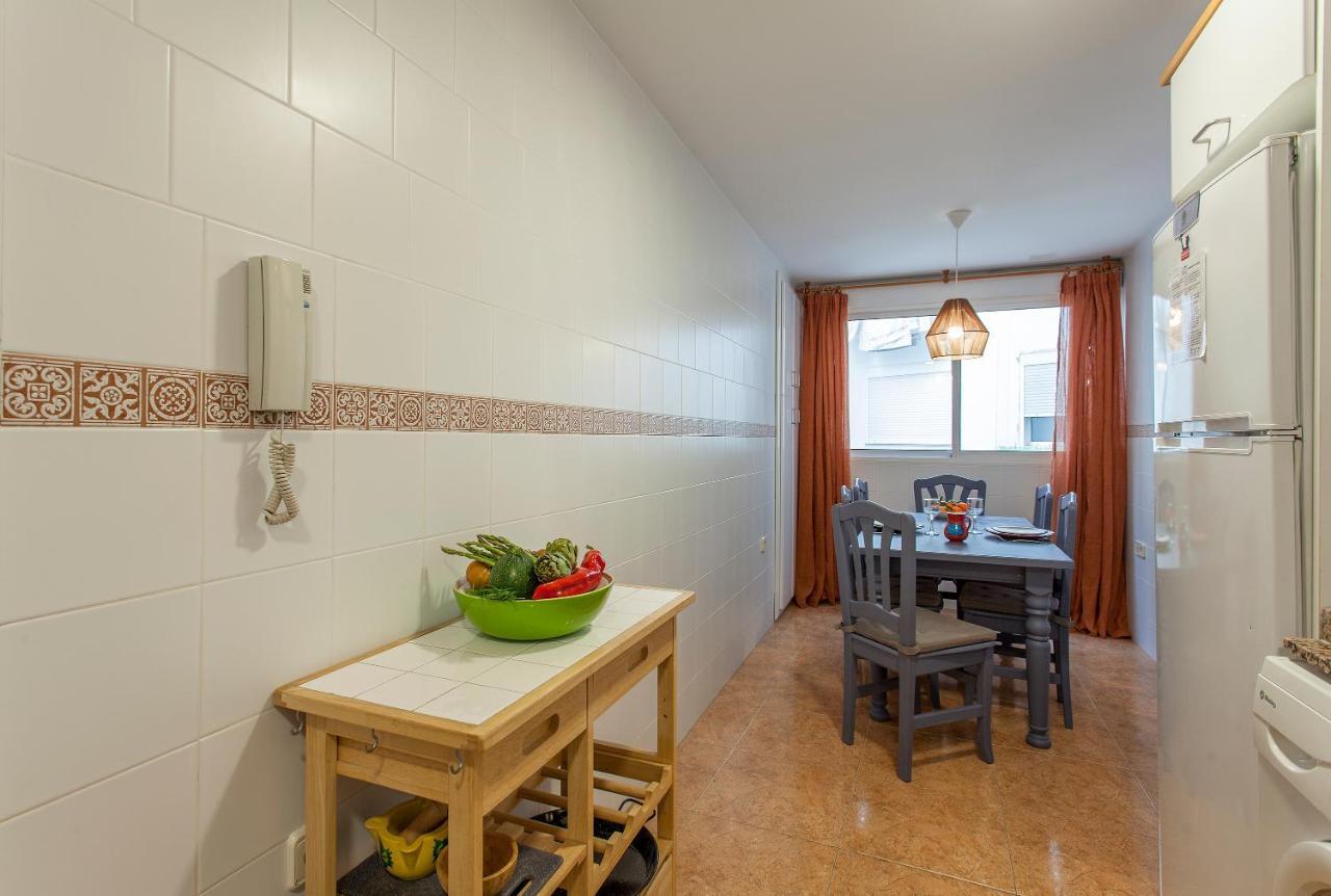 Apartment Near The Marina, Valencia Buitenkant foto